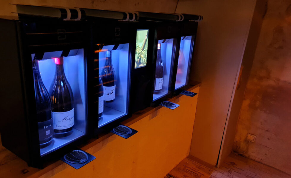 Distributeur de vin au verre Digital 8 bouteilles au restaurant La Dame d'Aquitaine à Dijon