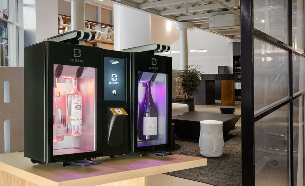 Distributeur de vin au verre Digital 4 bouteilles dans un hôtel