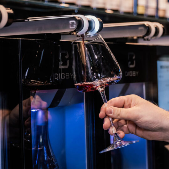 Première Vigne bar à vins à Poisy équipé du distributeur de vin au verre Digital Digby